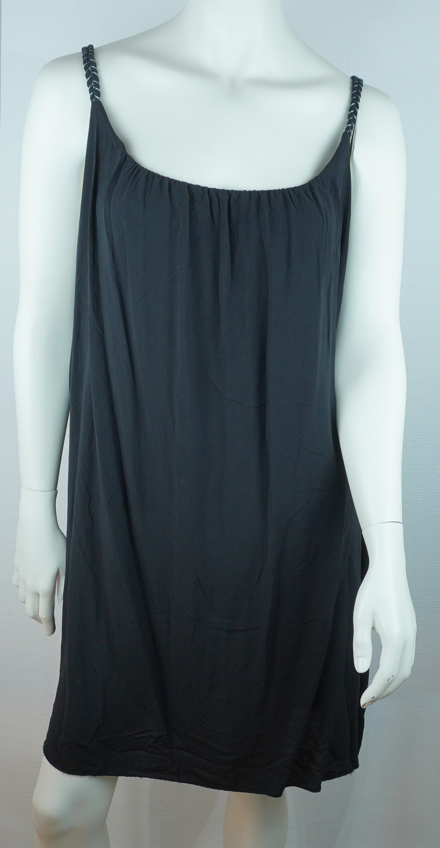 Sommerkleid Malia – Schwarzes Trägerkleid mit Flechtträgern