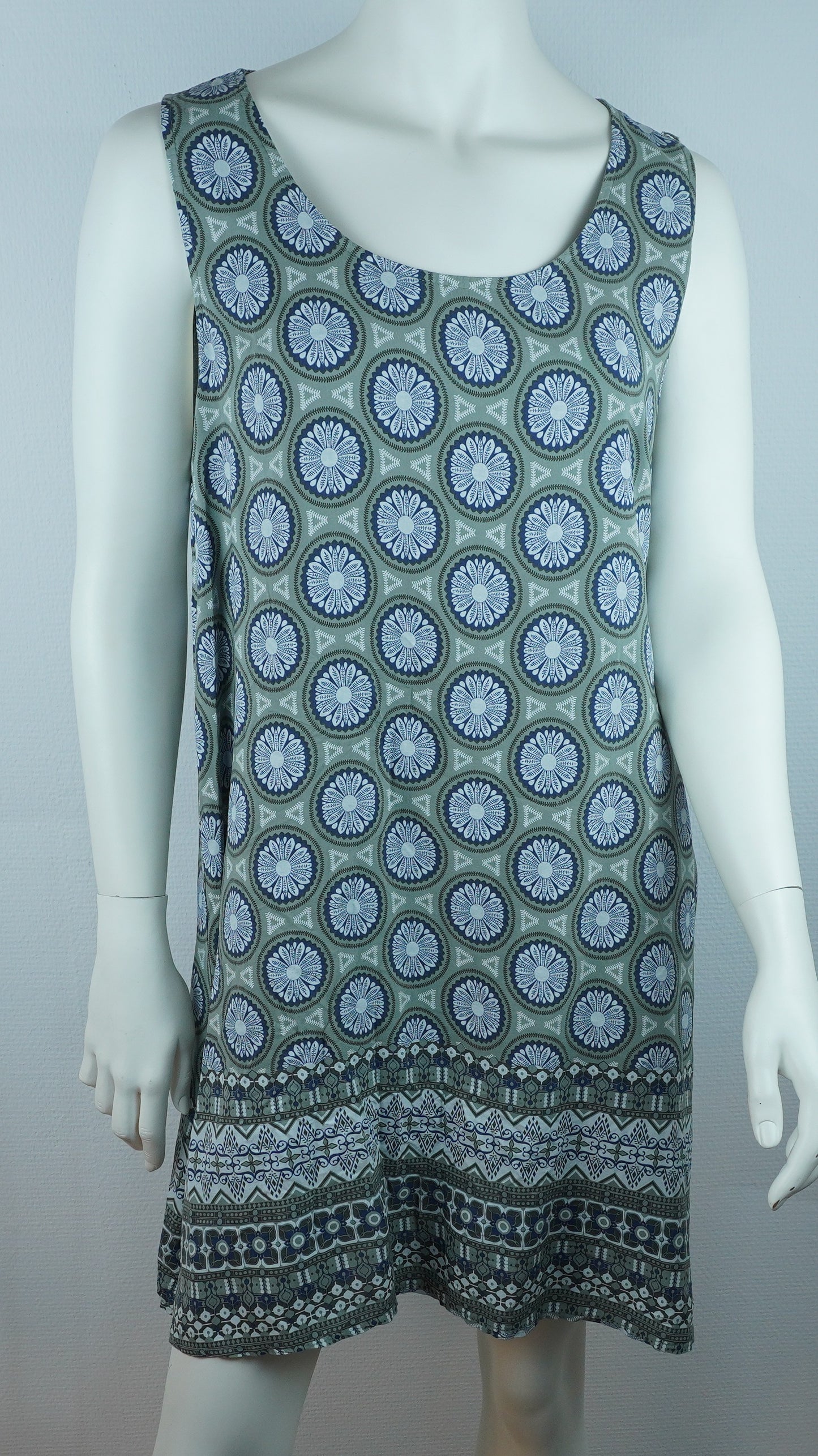 Sommerkleid Nala Grau – Vorderseite