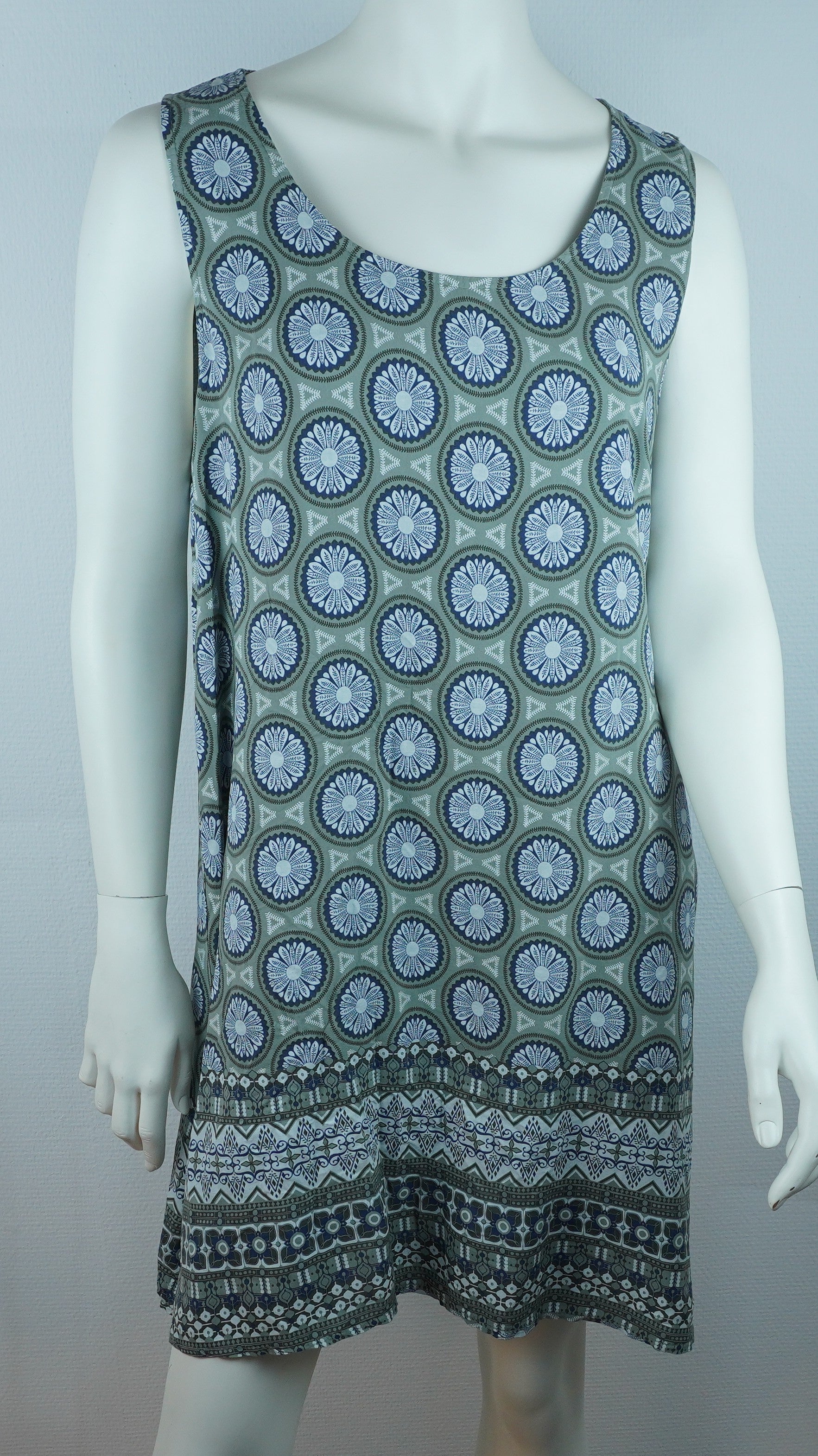 Sommerkleid Nala Grau – Vorderseite