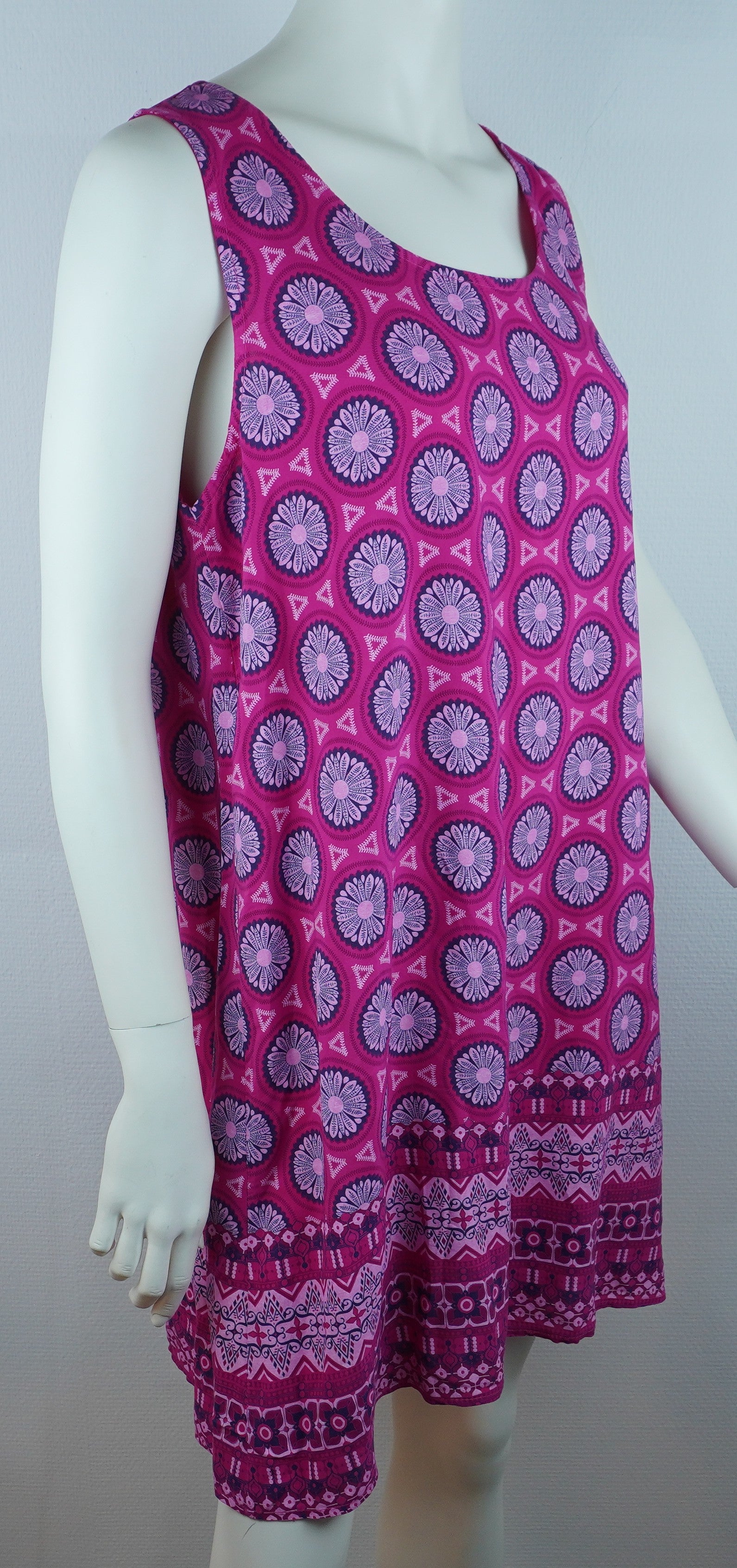 Sommerkleid Nala Pink – Seitenansicht