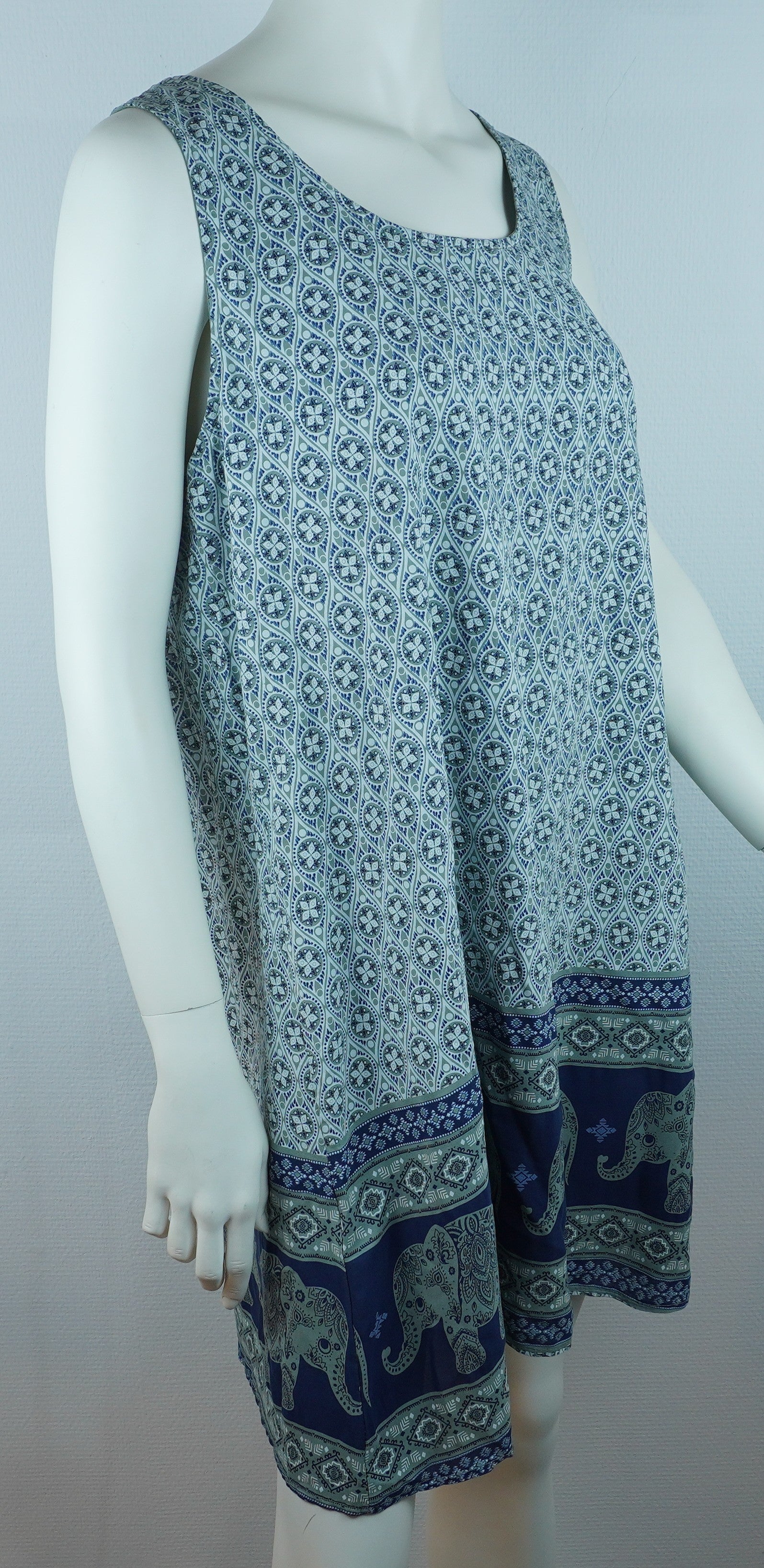 Sommerkleid Maya Blau – Seitenansicht