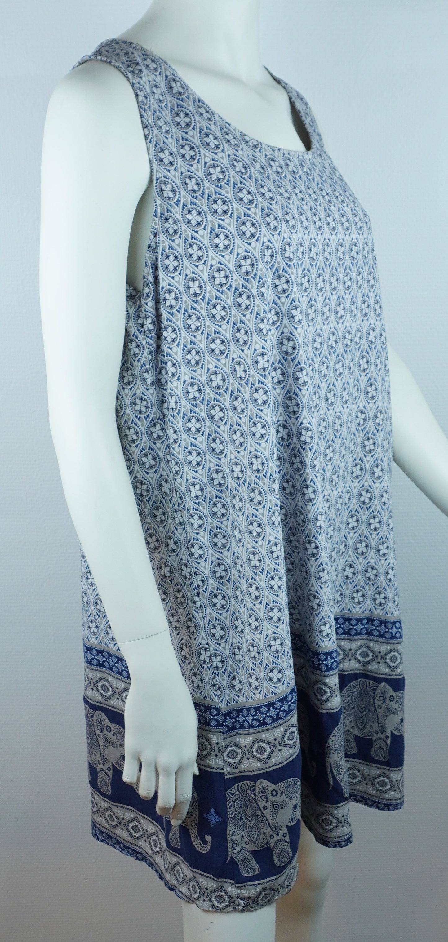 Sommerkleid Maya Dunkelblau – Seitenansicht