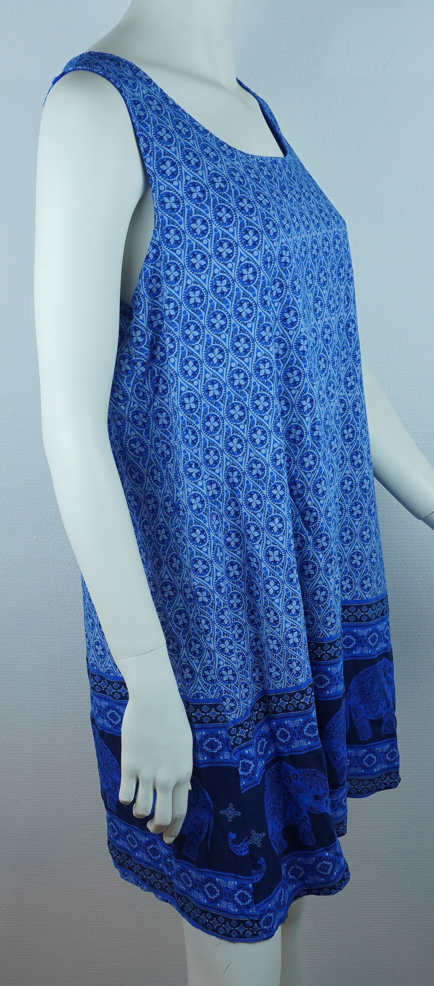 Sommerkleid Maya Royalblau – Seitenansicht