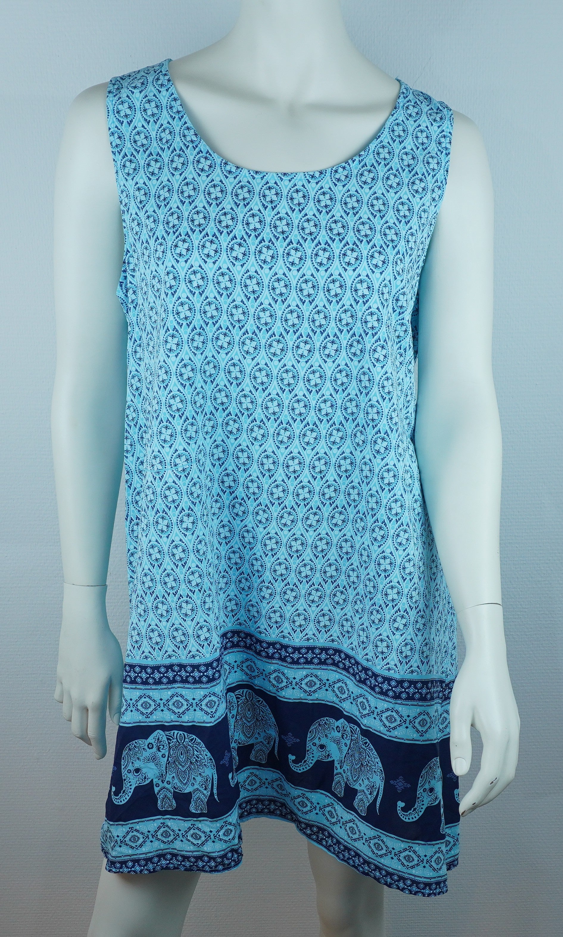 Sommerkleid Maya Hellblau – Vorderseite