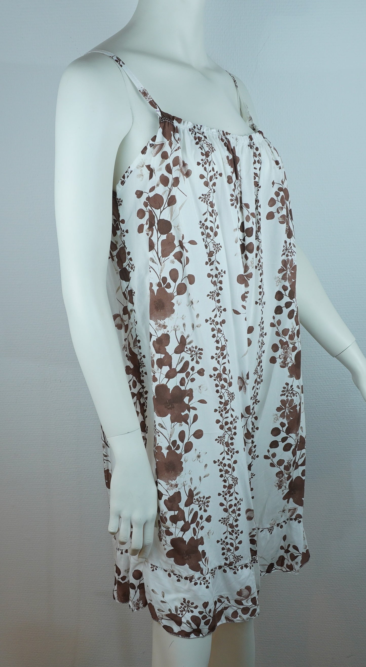 Sommerkleid – Blumenprint – Spaghettiträger – Weiß/Braun