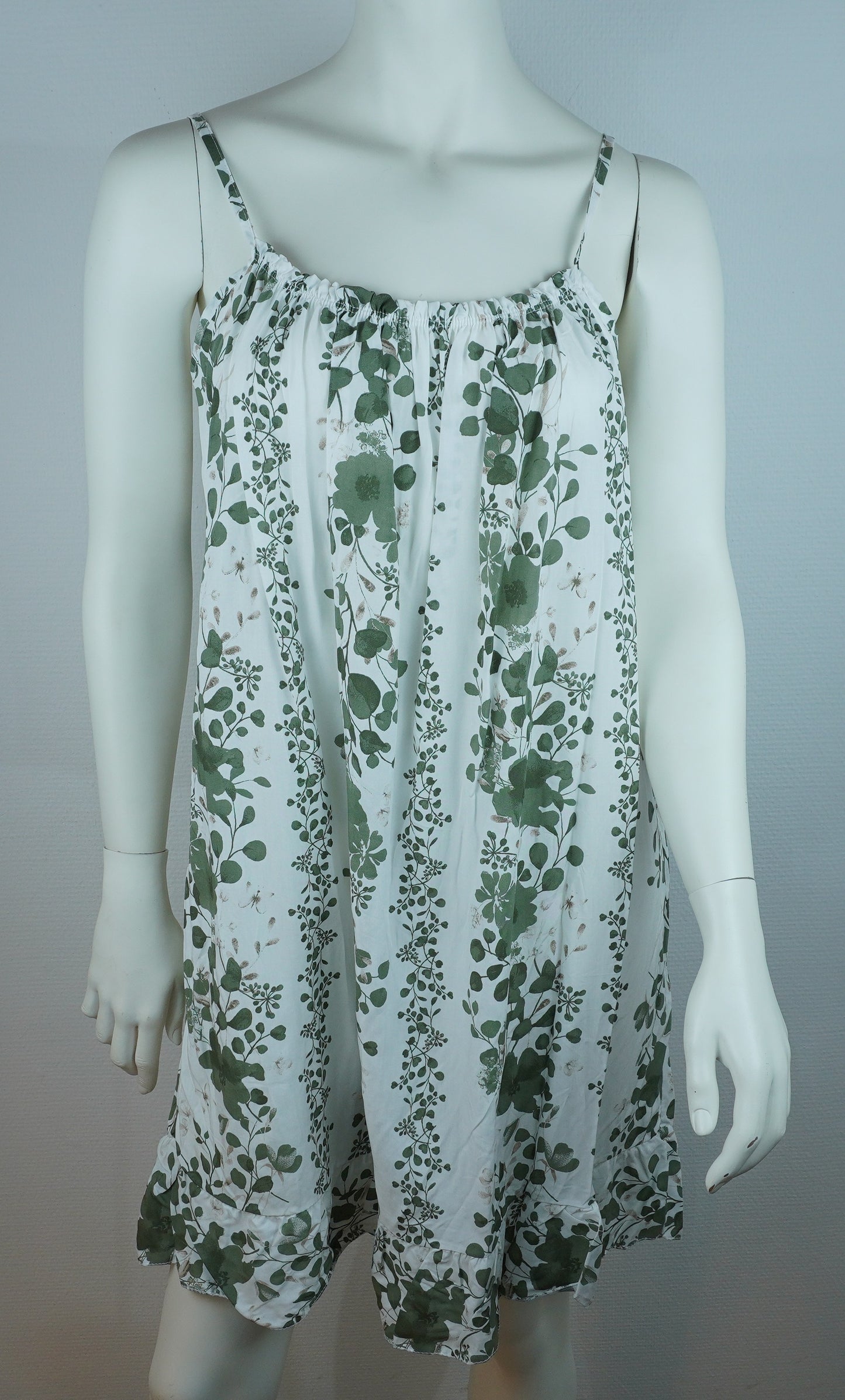 Sommerkleid – Blumenprint – Spaghettiträger – Weiß/Salbeigrün