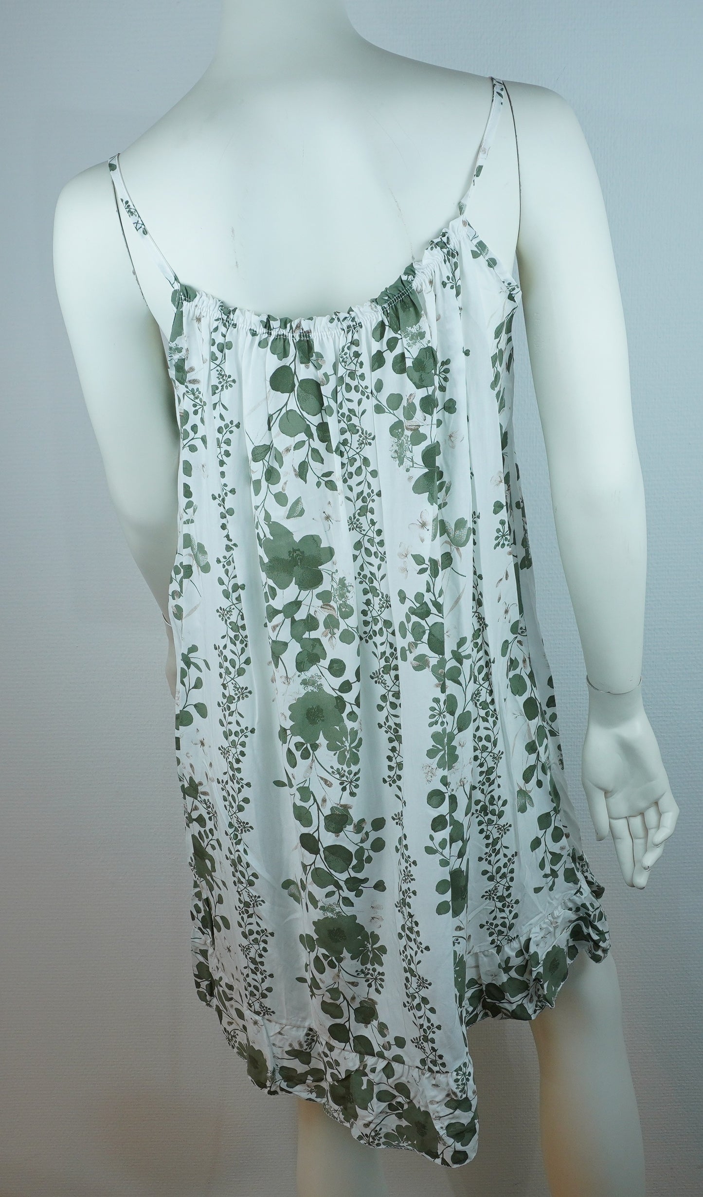 Sommerkleid – Blumenprint – Spaghettiträger – Weiß/Salbeigrün