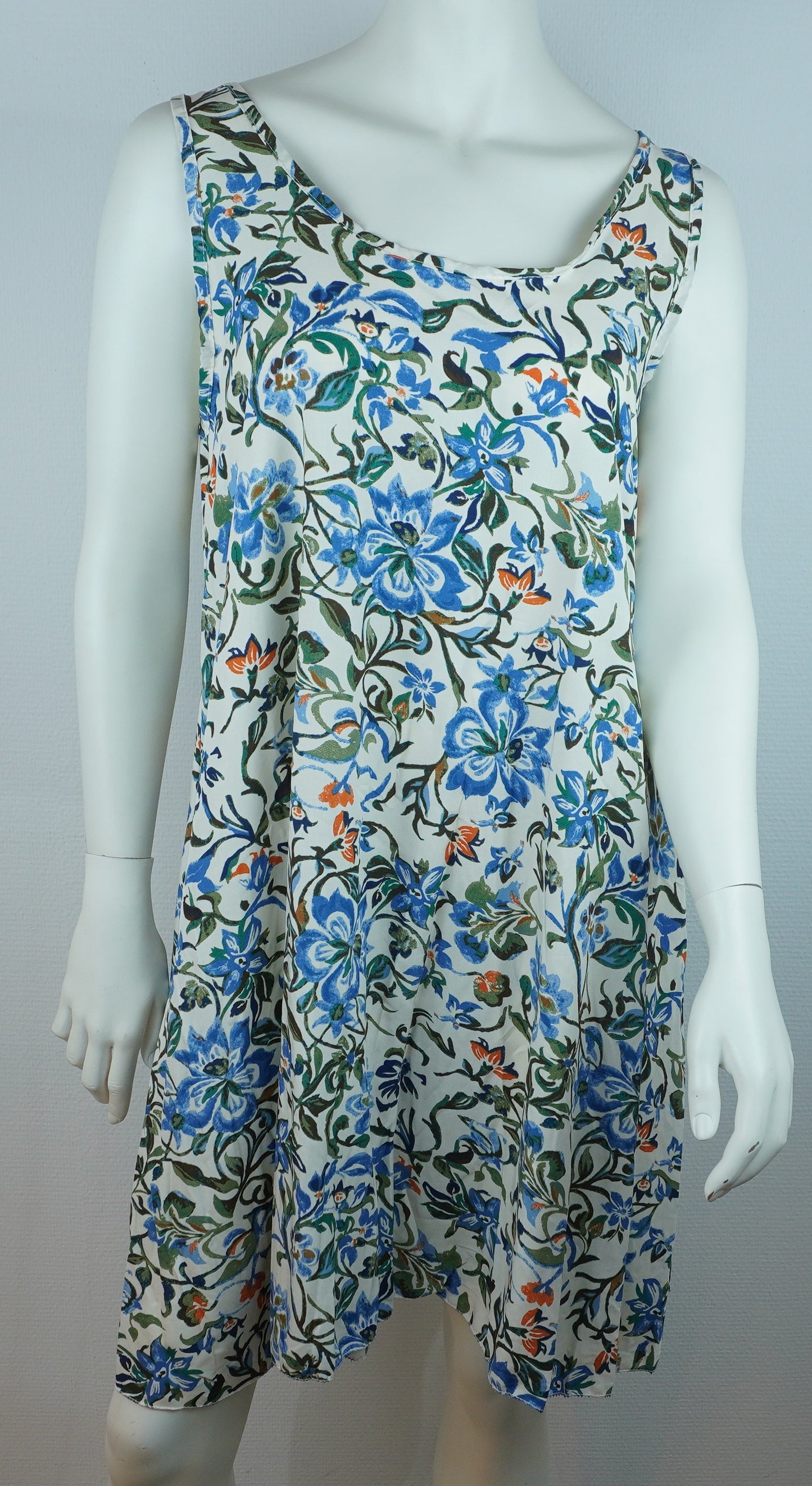Sommerkleid – Blumenprint – Trägerkleid – Weiß/Blau