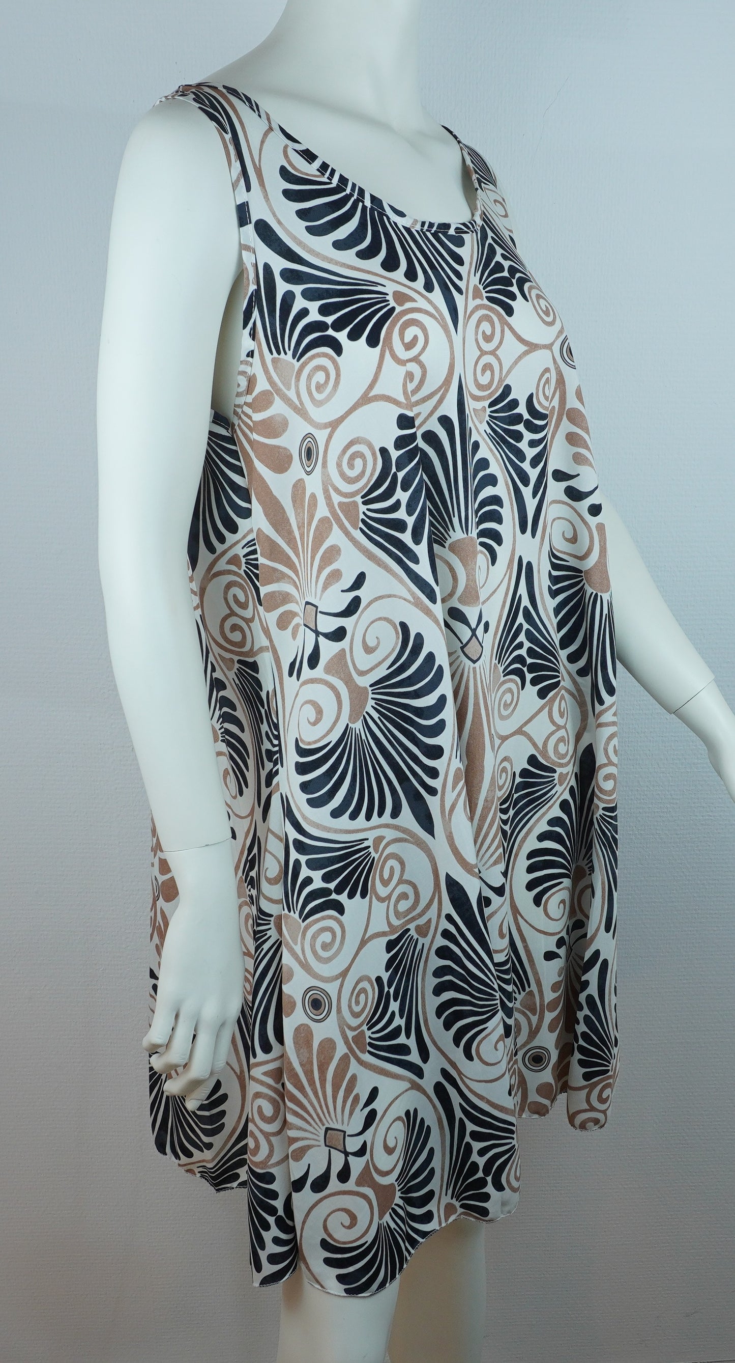 Sommerkleid – Art-Déco-Print – Trägerkleid – Weiß/Schwarz