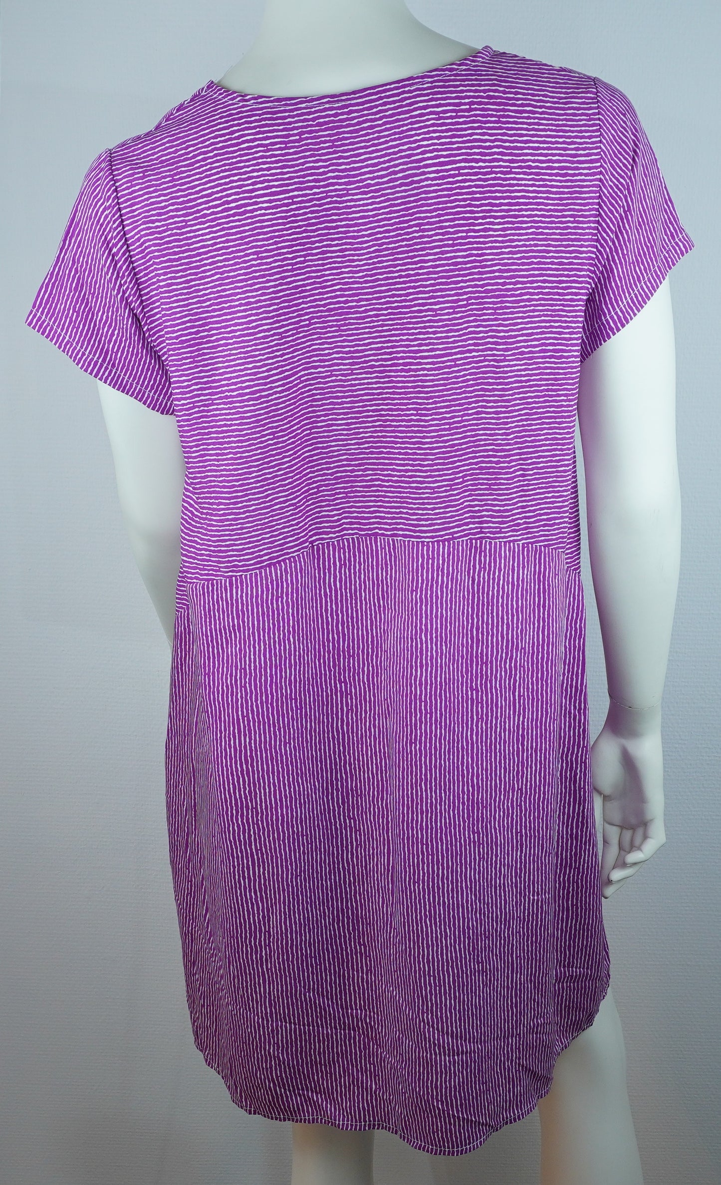 Sommerkleid Streifen Lila Rückansicht