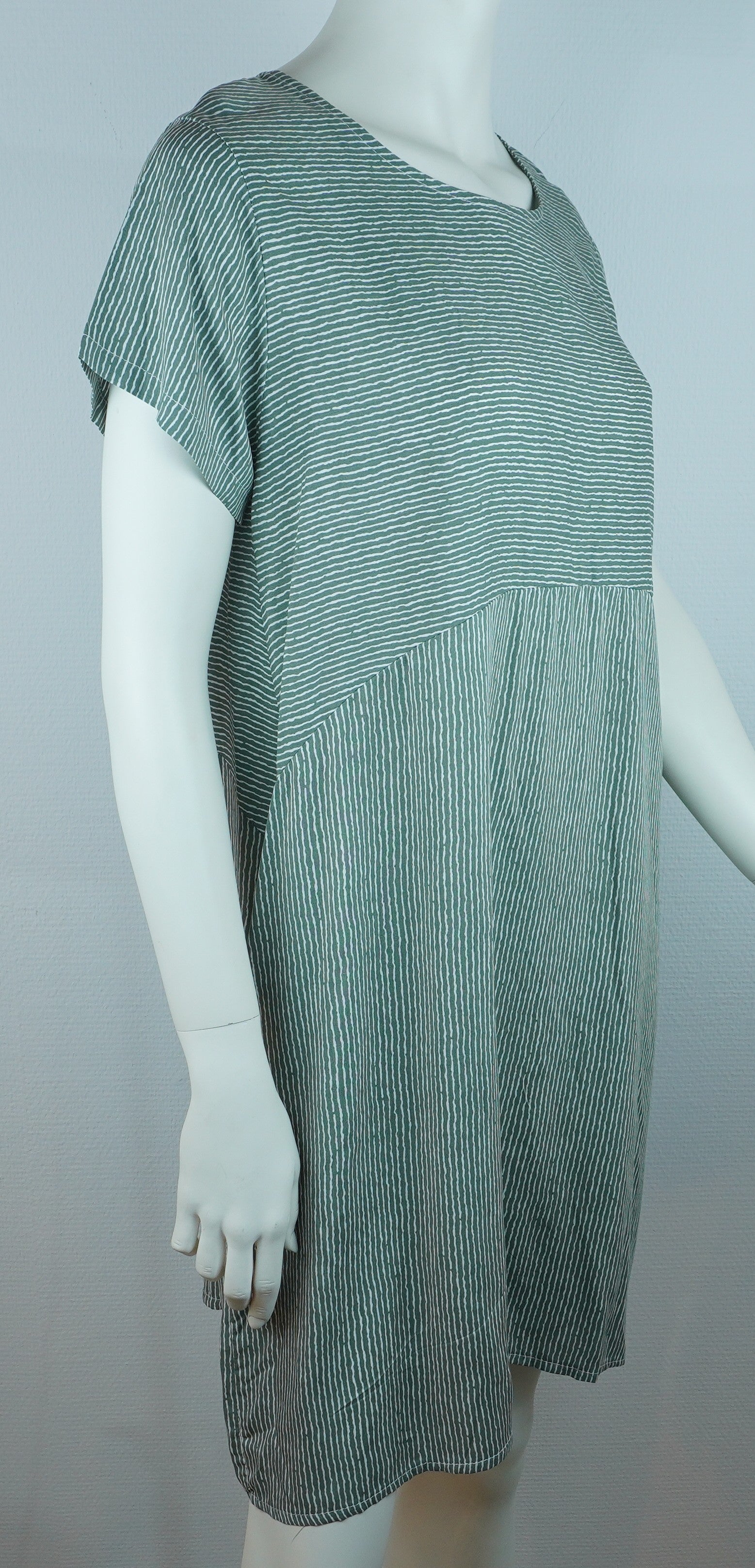 Sommerkleid Streifen Salbei Seitenansicht
