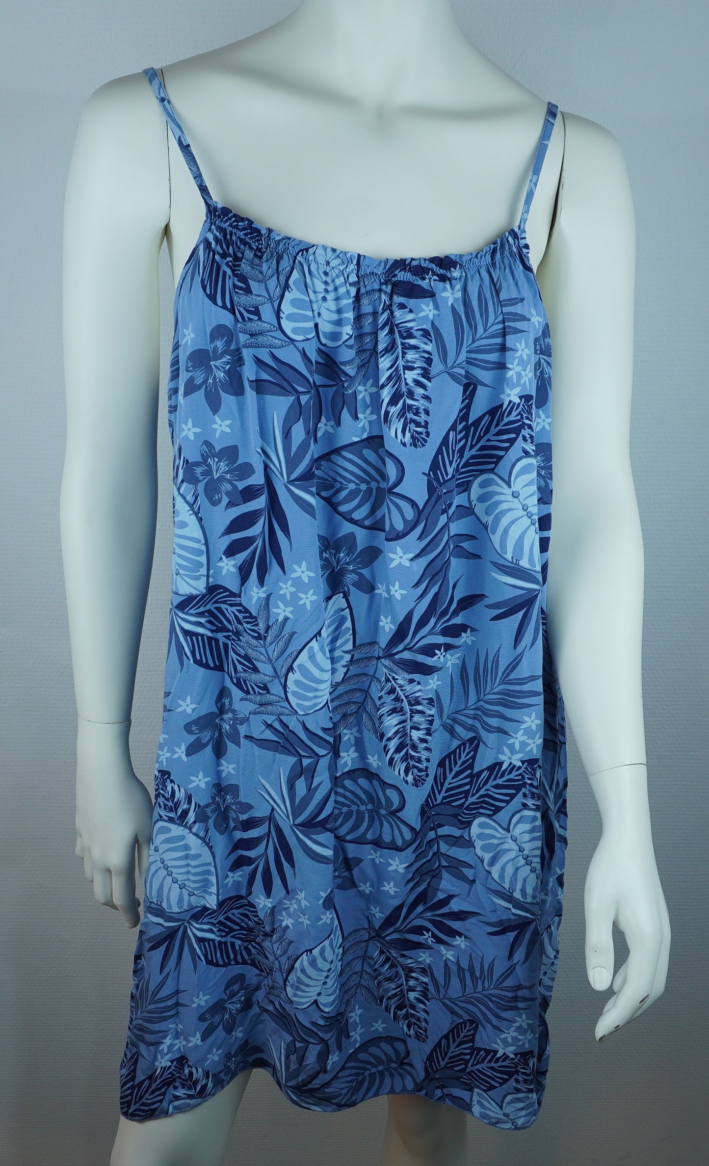 Sommerkleid Tropical Hellblau Vorderansicht
