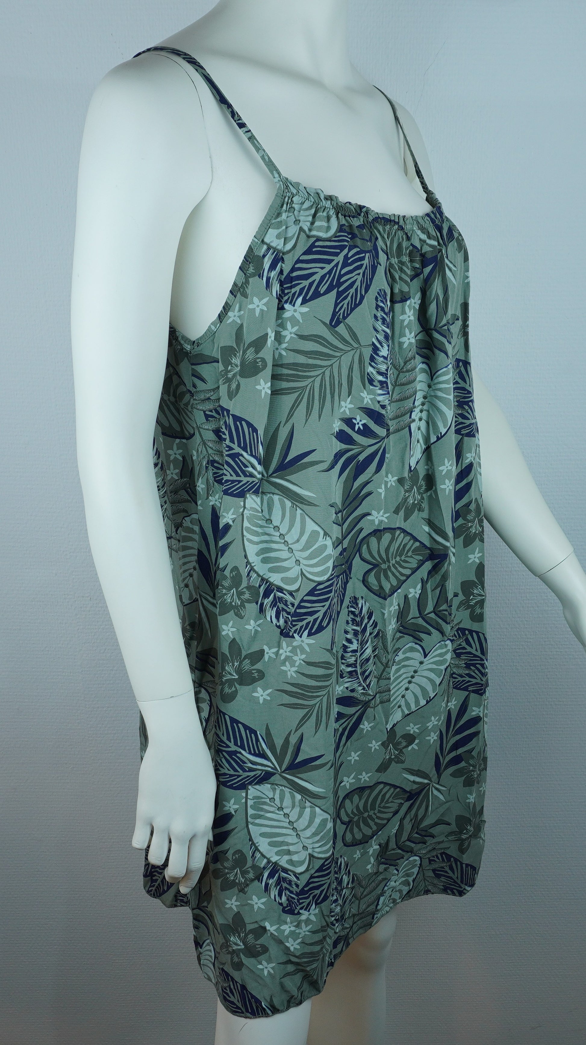 Sommerkleid Tropical Salbei Seitenansicht