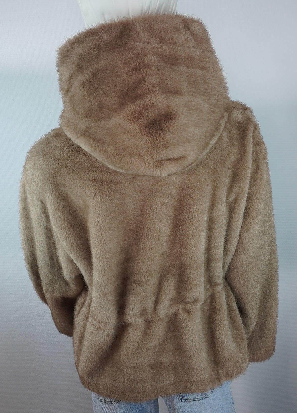 Originale teddybeige Felljacke von hinten