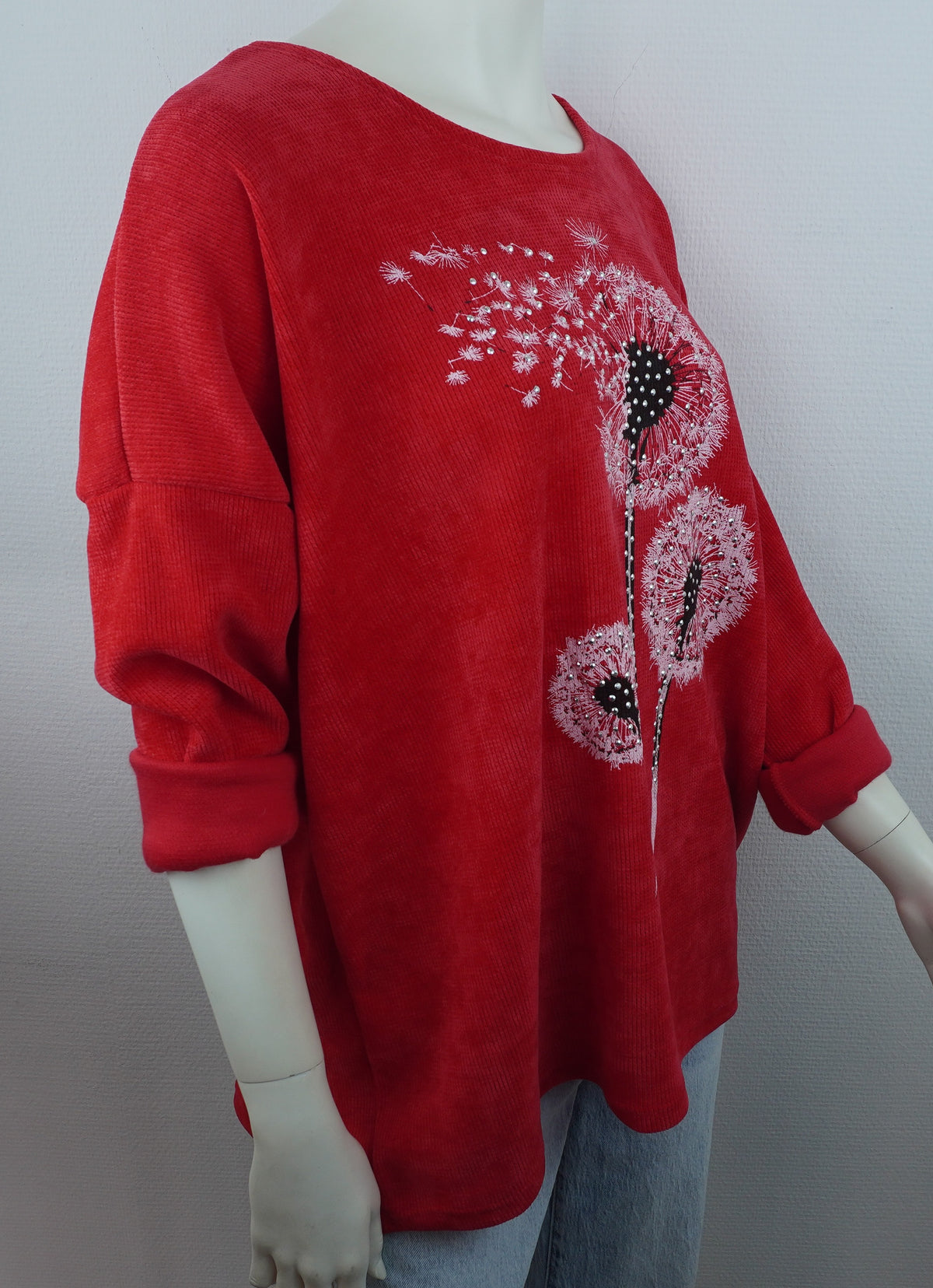 Rotes Damen-Oberteil mit Pusteblumenmotiv, Seitenansicht