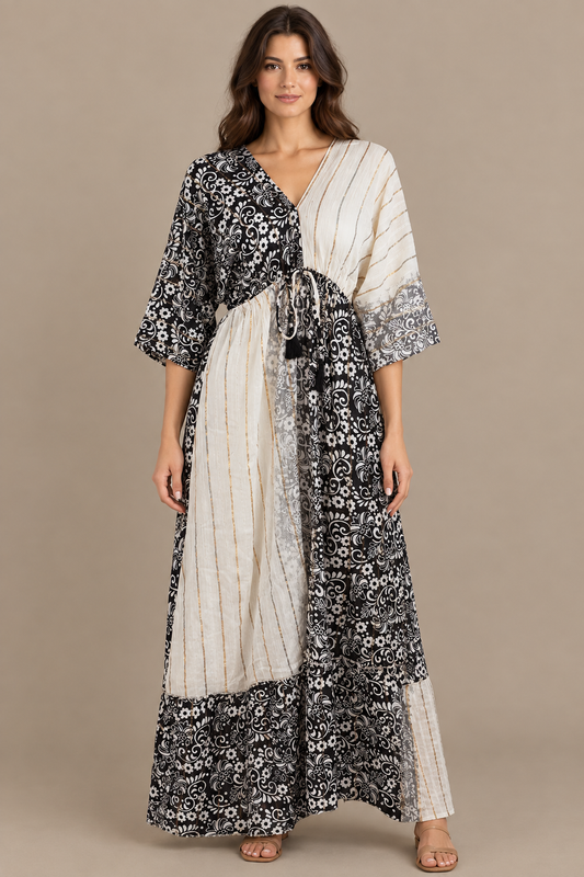 Boho Maxikleid Schwarz Weiß Patchwork – Studio Vorderansicht
