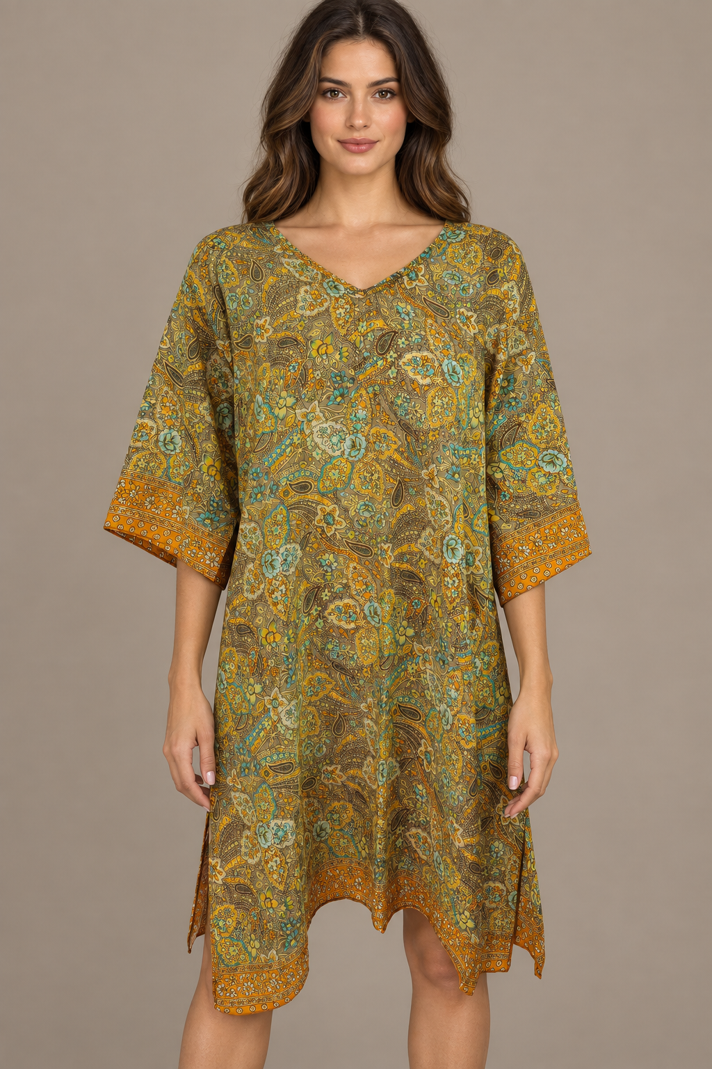 Boho Tunika Senfgelb, Mint und Braun – Studio Vorderansicht