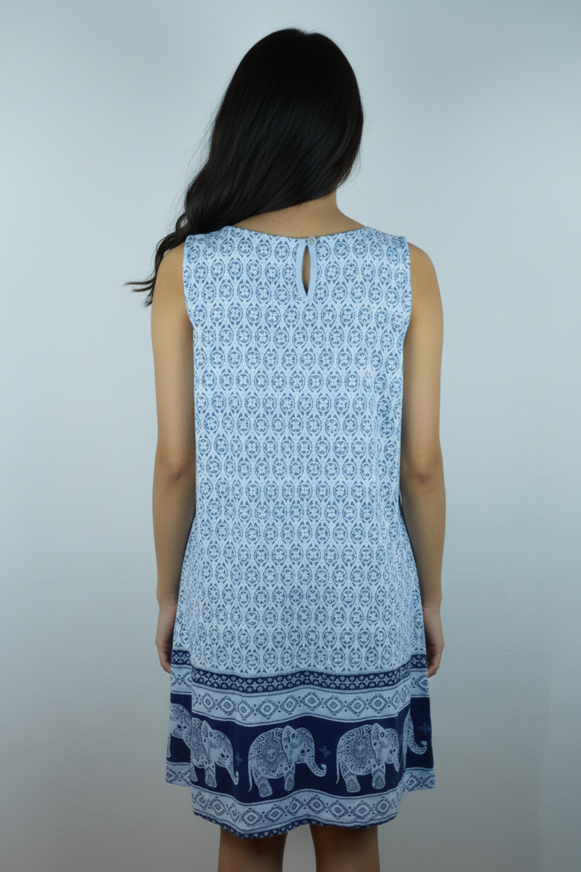 Sommerkleid Maya Weiß/Blau – KI Rückseite