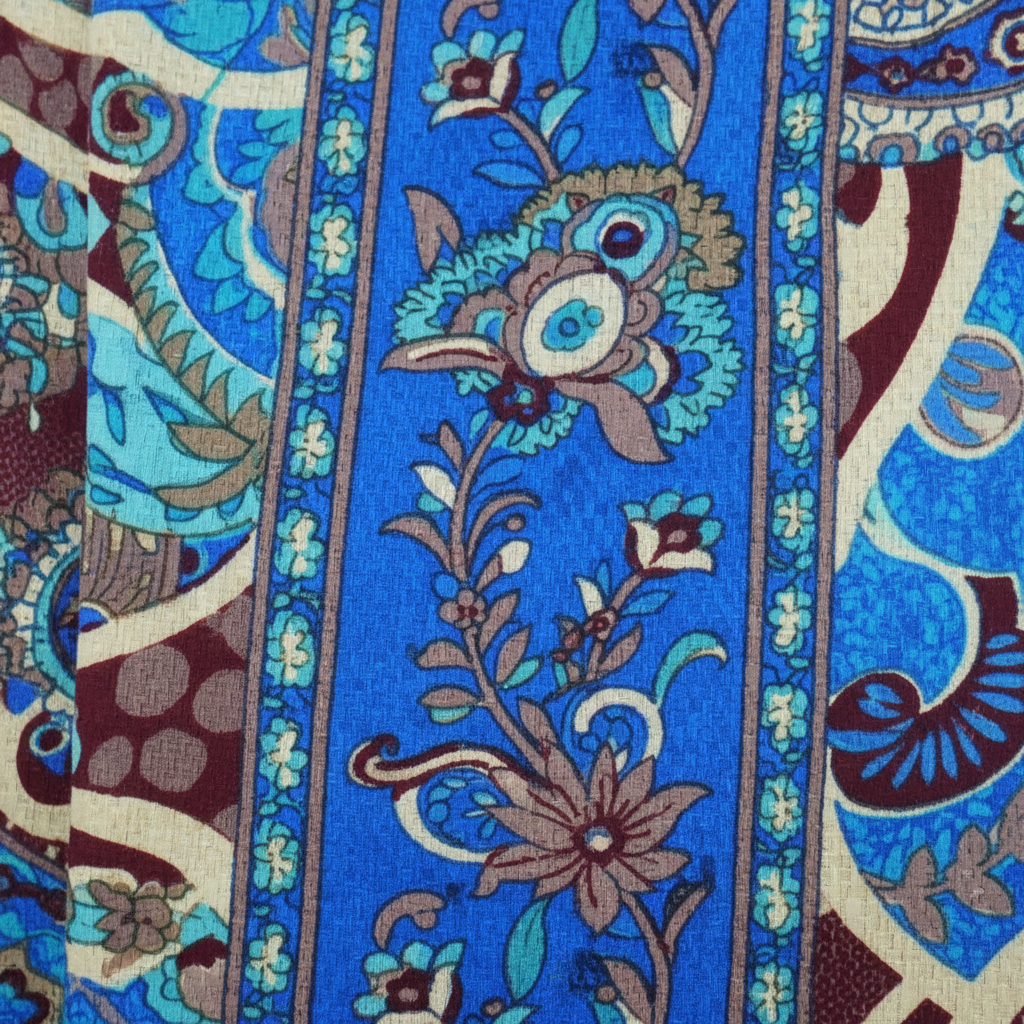 Boho Maxi Kleid Blau Bordeaux Paisley – Detailbild