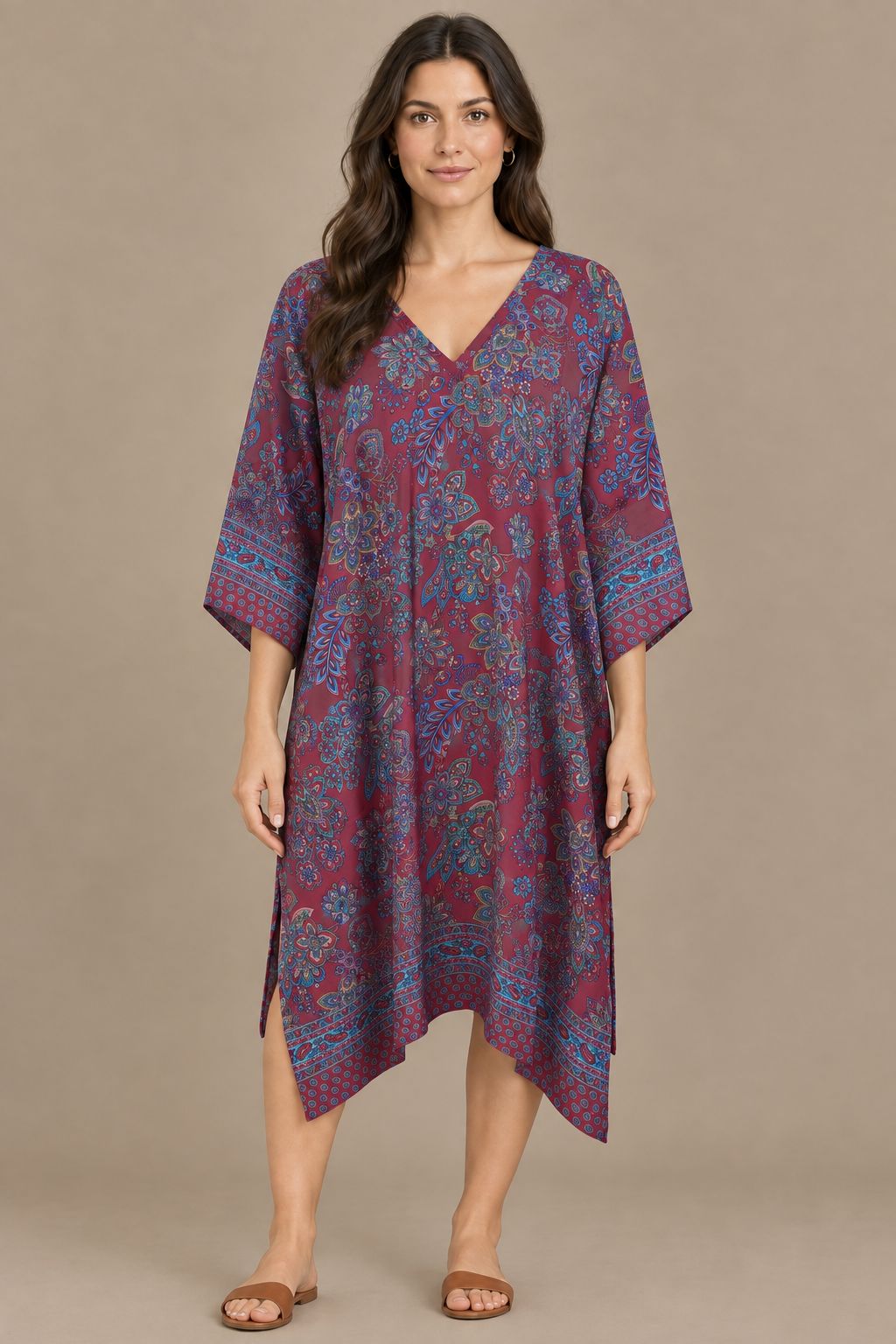 Boho Tunika Bordeaux und Türkis vor Steinwand