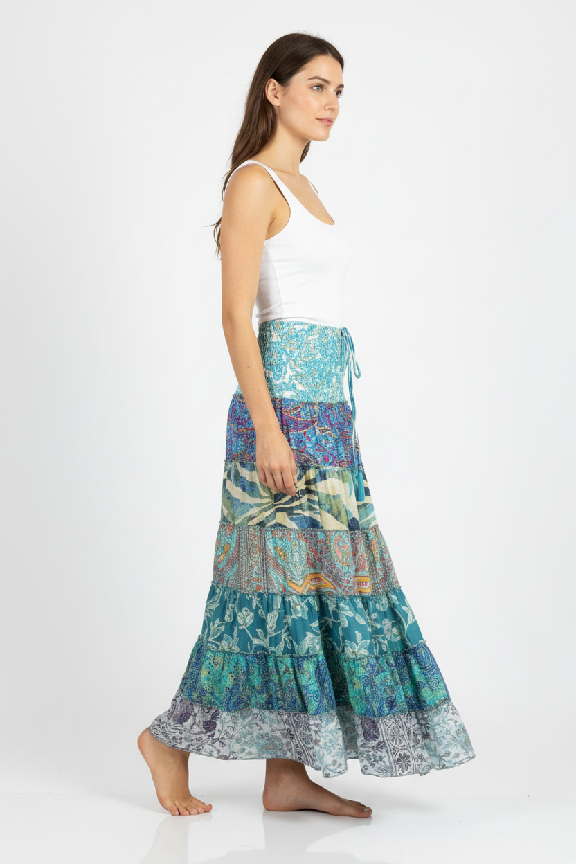 Boho Patchwork Maxi Rock türkis – Model seitlich
