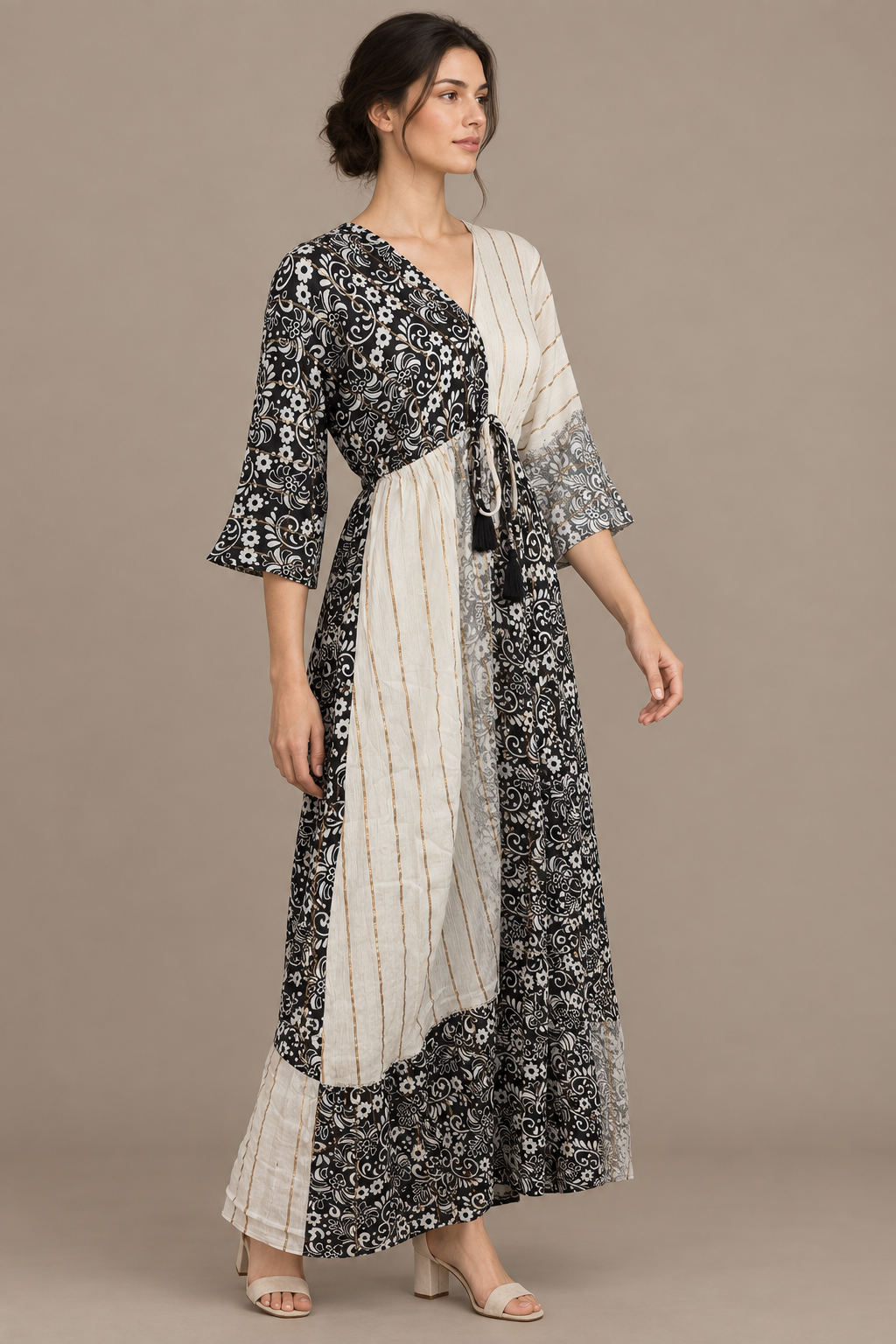 Boho Maxikleid Schwarz Weiß Patchwork – Seitenansicht