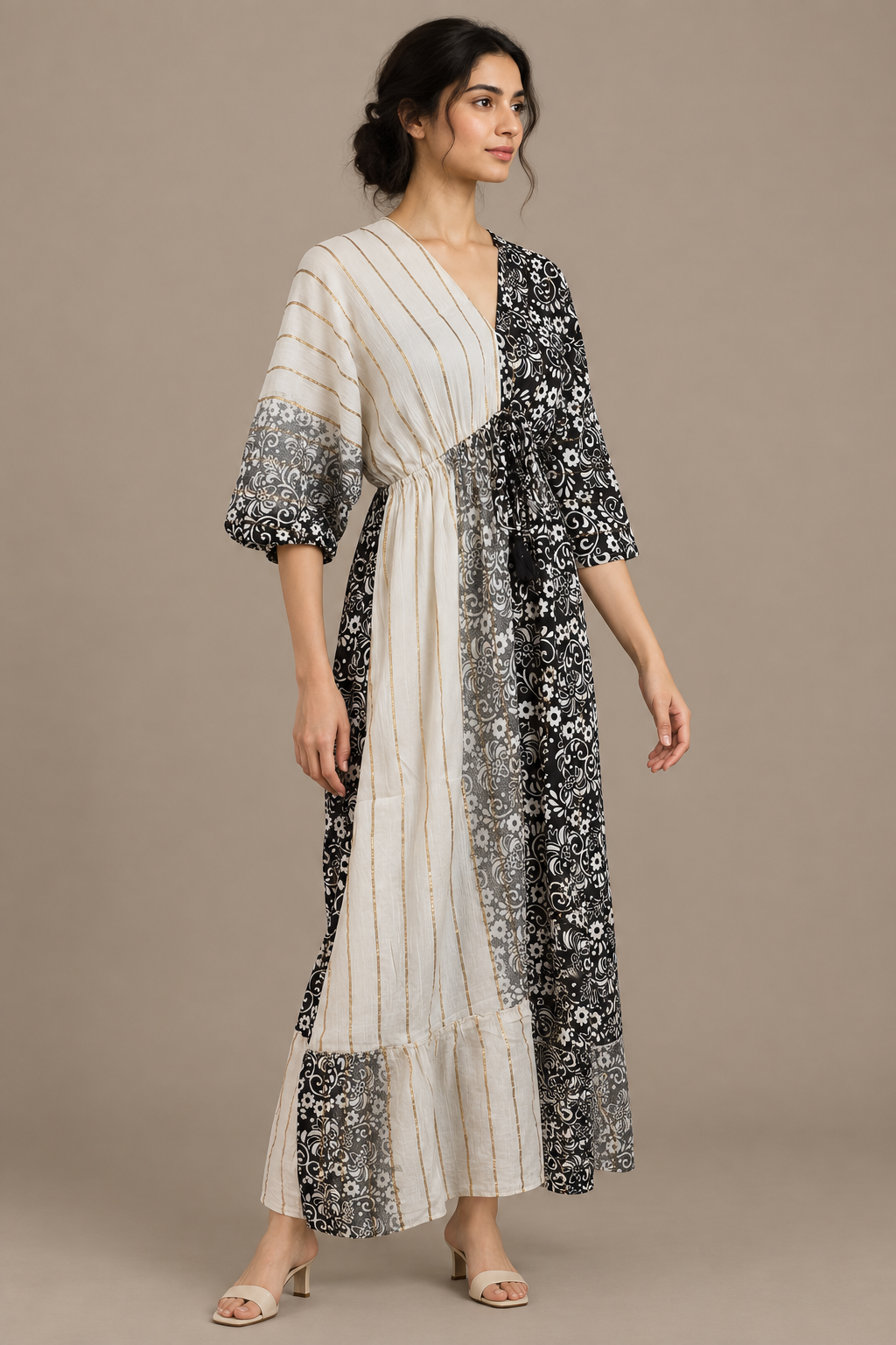 Boho Maxikleid Schwarz Weiß Patchwork – Seitenansicht