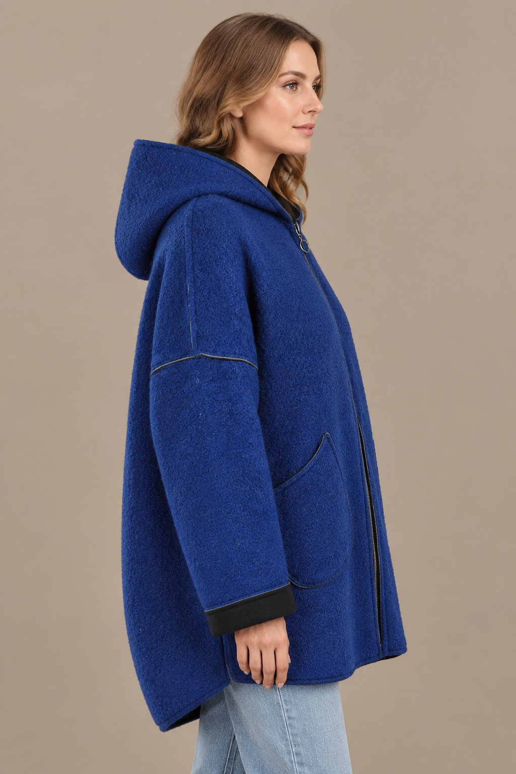 Kapuzenjacke Wollfilz Royalblau – Seitenansicht