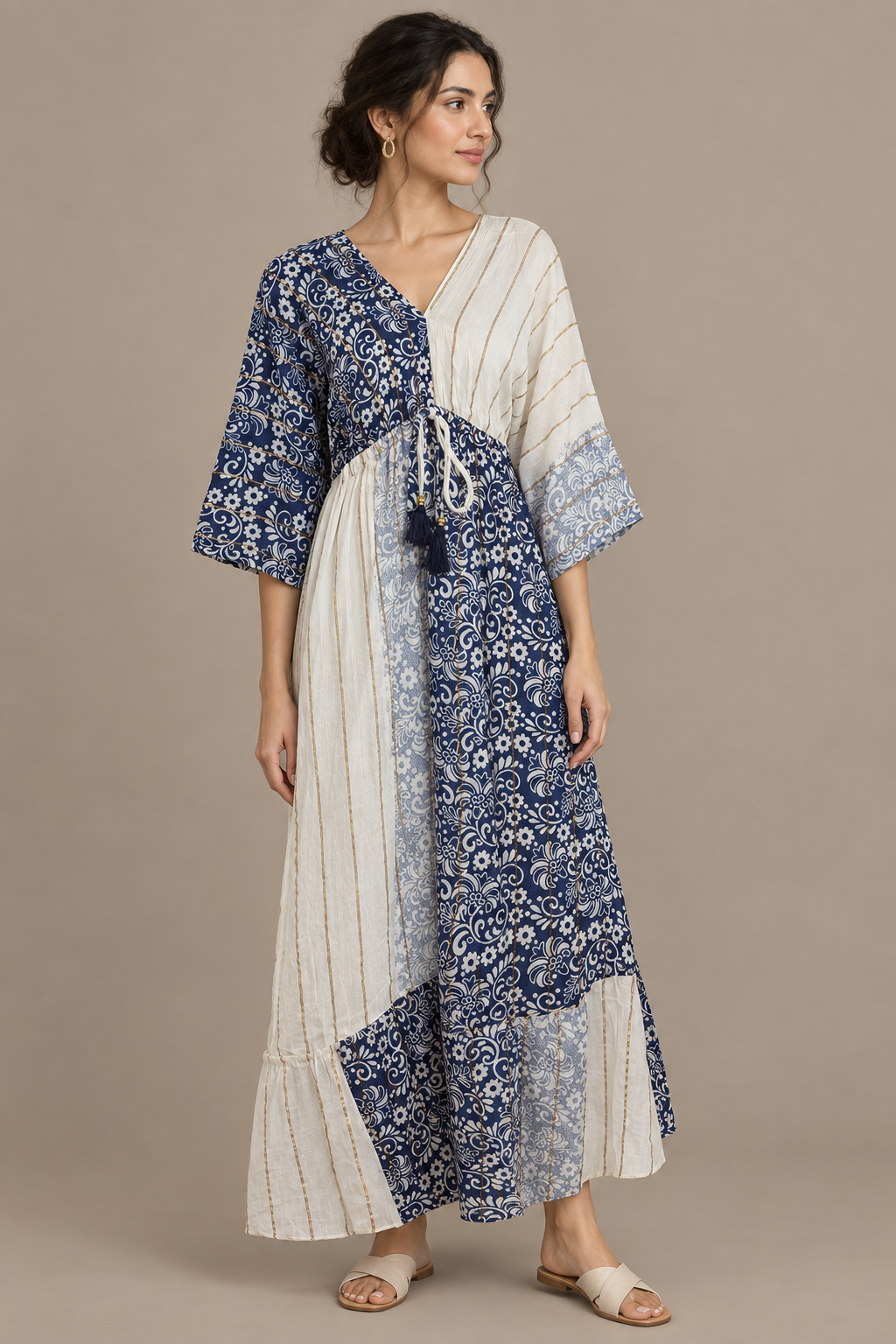 Boho Maxikleid Dunkelblau Weiß Patchwork – Seitenansicht